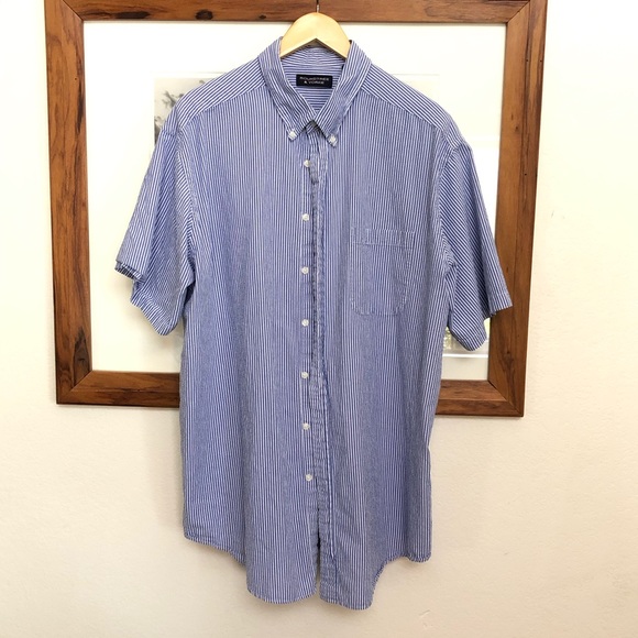 Roundtree & Yorke Other - ROUNDTREE & YORK SHORT SLEEVE BUTTON DOWN
